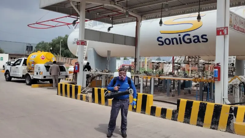 Fumigador en gasera SoniGas en San Luis Potosí